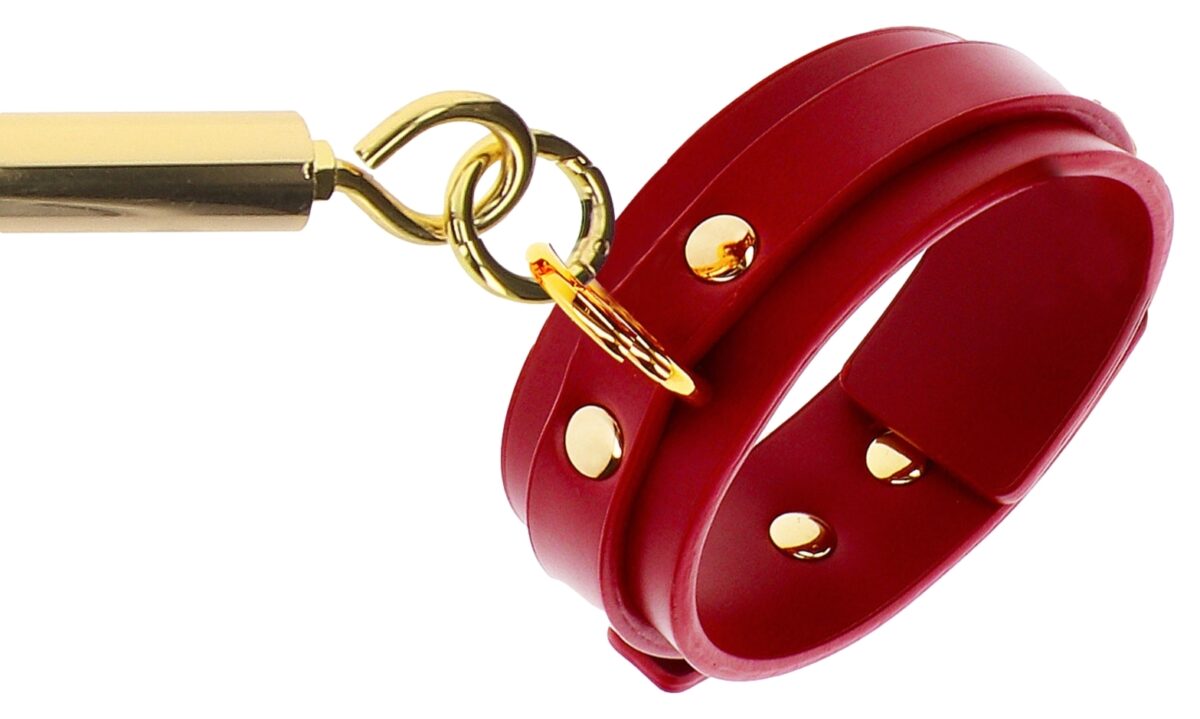 barre avec menottes de chevilles spreader taboom dore rouge 2