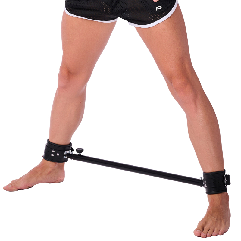 barre en metal reglable avec menottes en cuir 65 a 120cm 4 scaled