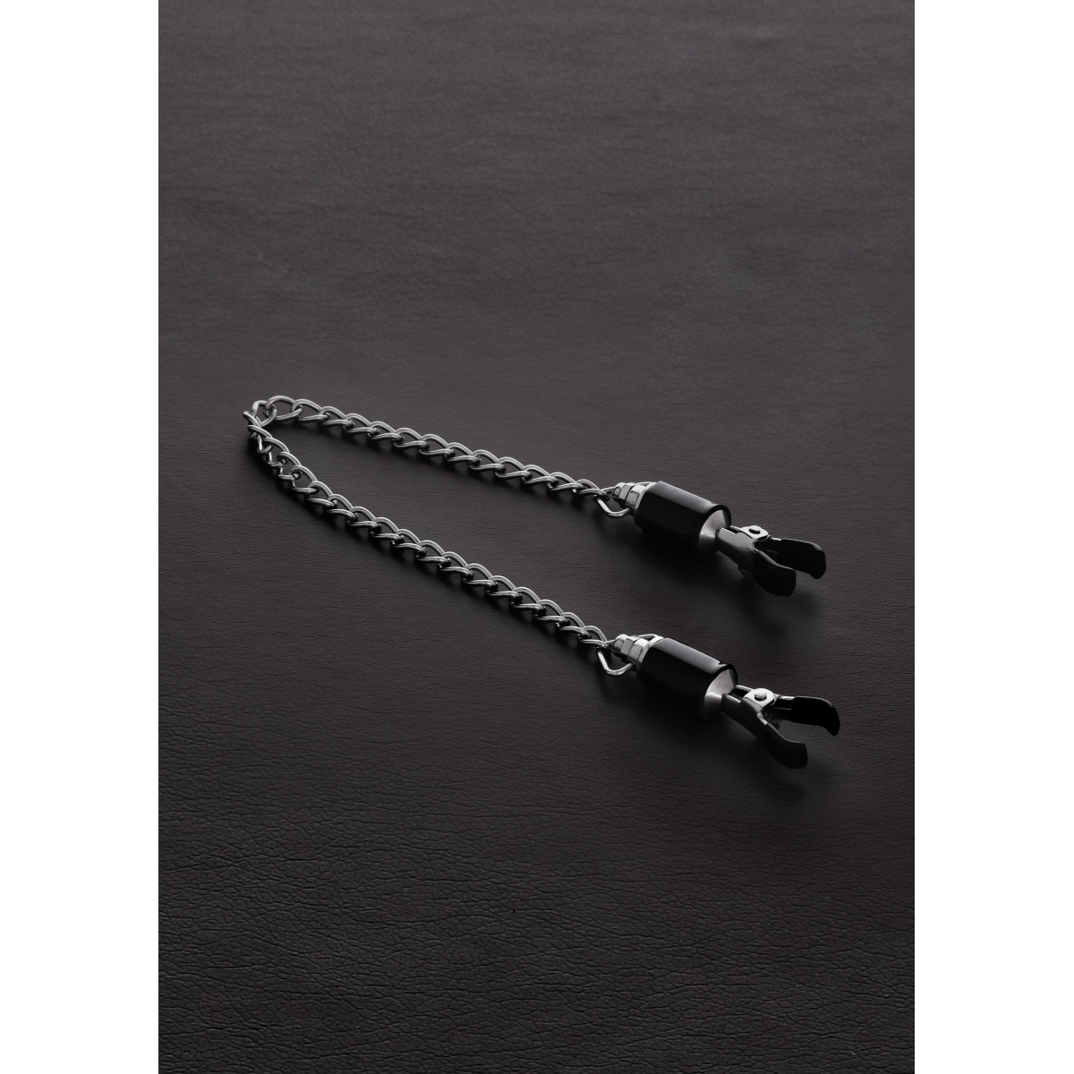 barrel tit clamps with chain pair 1 scaled