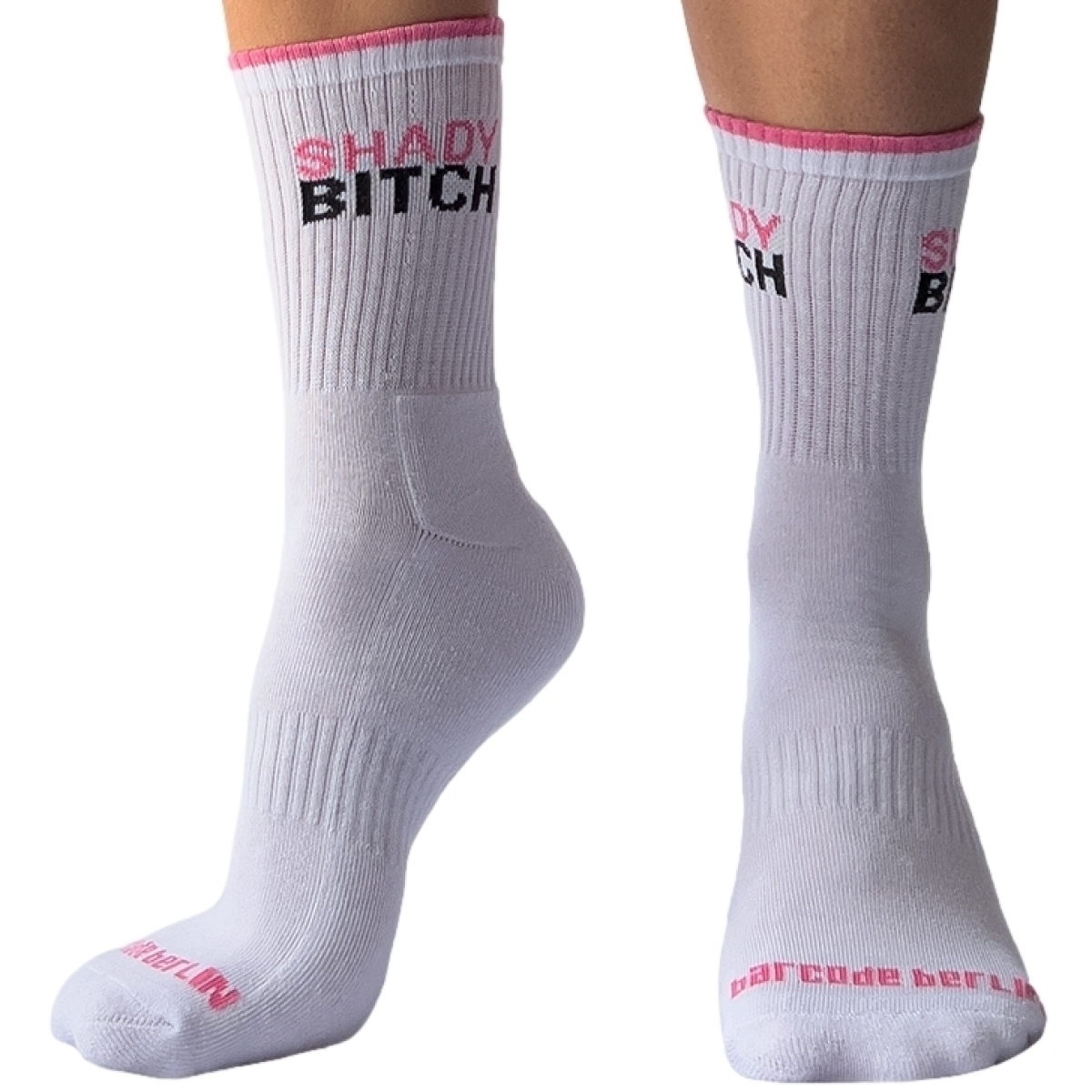 chaussettes blanches shady bitch barcode