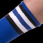 chaussettes half fetish stripes bleu noir blanc 1