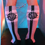 chaussettes hautes retro remix grises 1