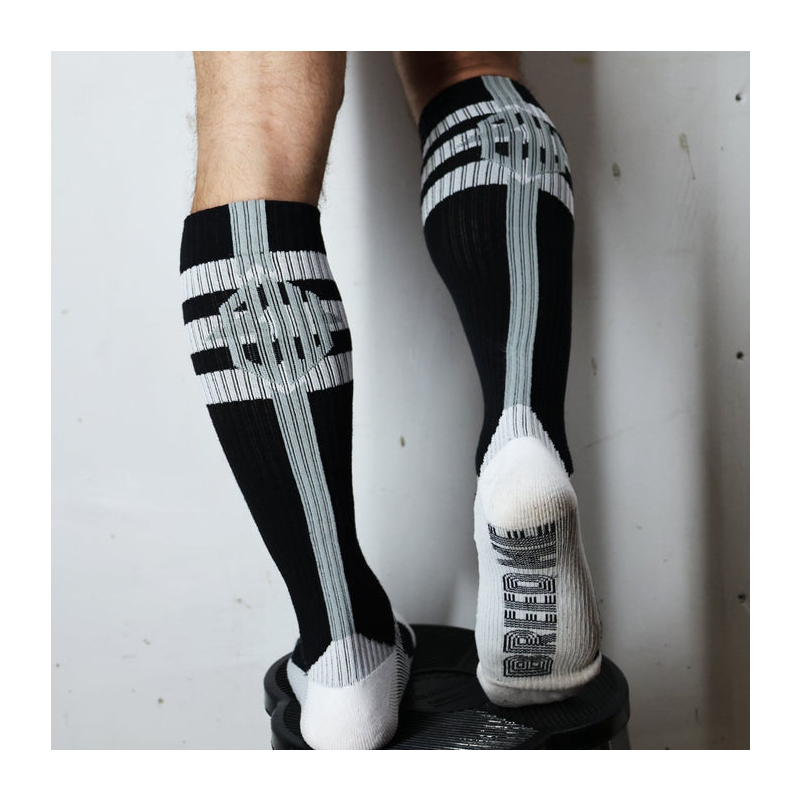 chaussettes hautes retro remix noires 1