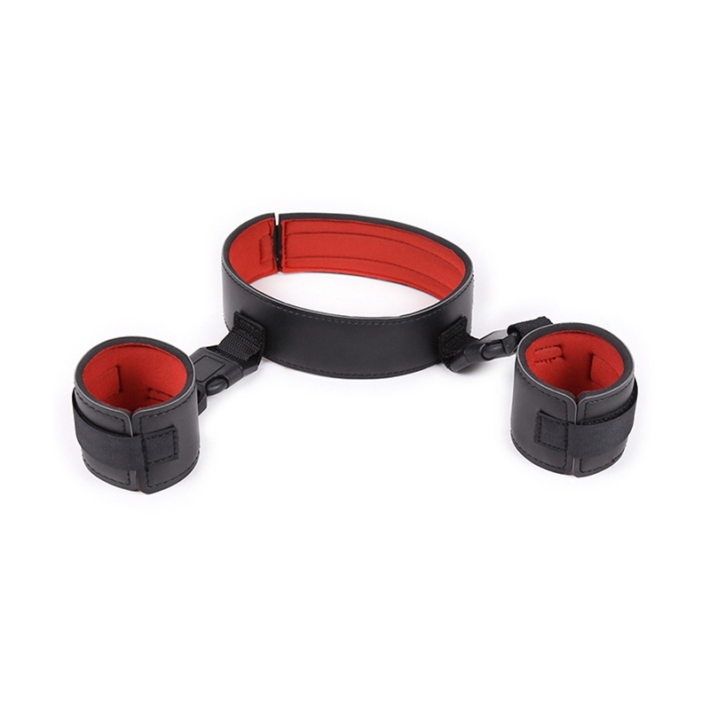collier a clips avec menottes de poignets