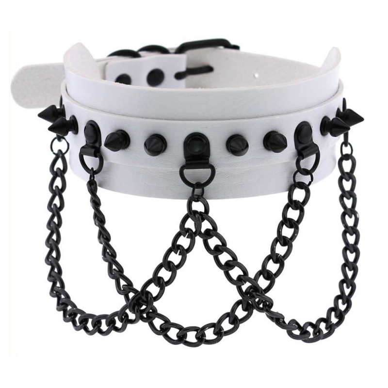 collier a pointes piky blanc noir