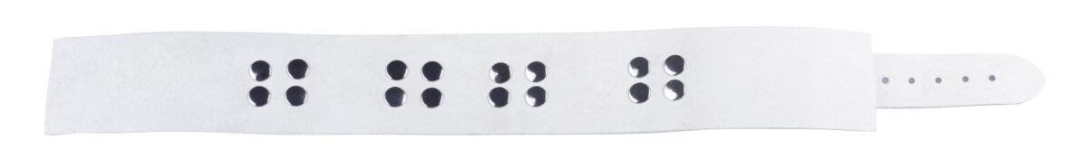 collier en cuir ultra blanc 5 scaled