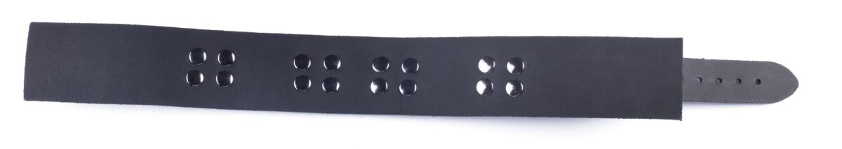 collier en cuir ultra noir 5 scaled