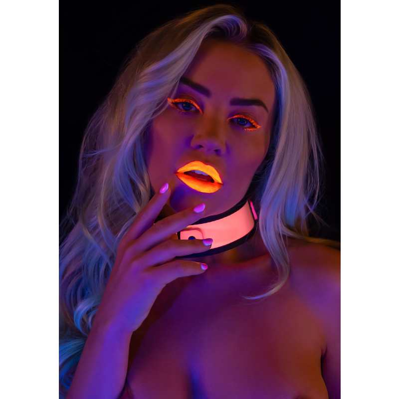 collier laisse phosphorescent glow pink taboom 4 scaled