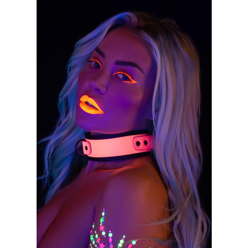 collier laisse phosphorescent glow pink taboom 5 scaled