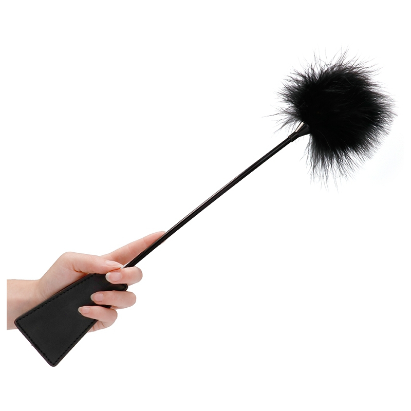 cravache et plumeau ouch 43cm noir 1