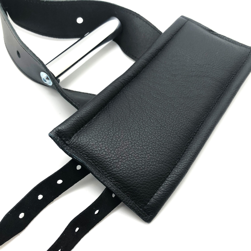 deluxe menottes suspension en cuir mains 2