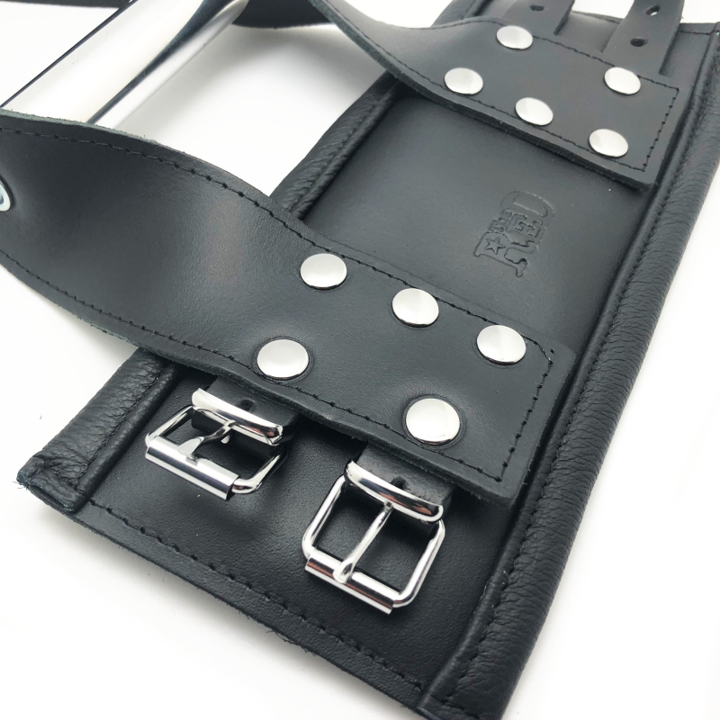 deluxe menottes suspension en cuir mains 3