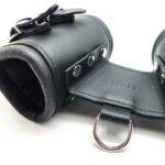 double menotte de maintient en cuir 3