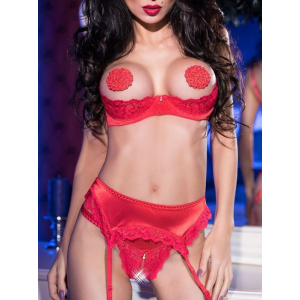 ensemble dentelle rouge seins nus