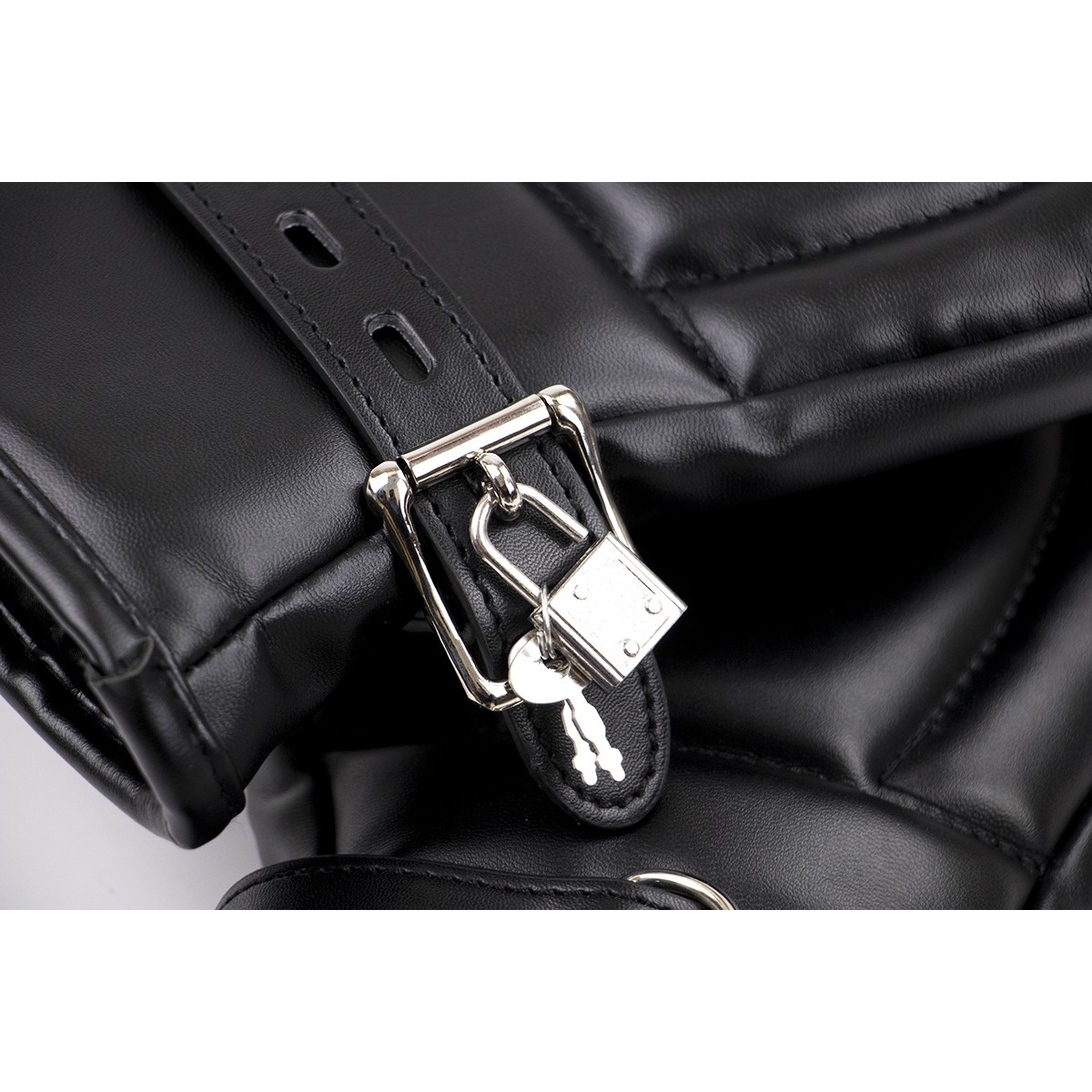 gants padded lock noirs 3