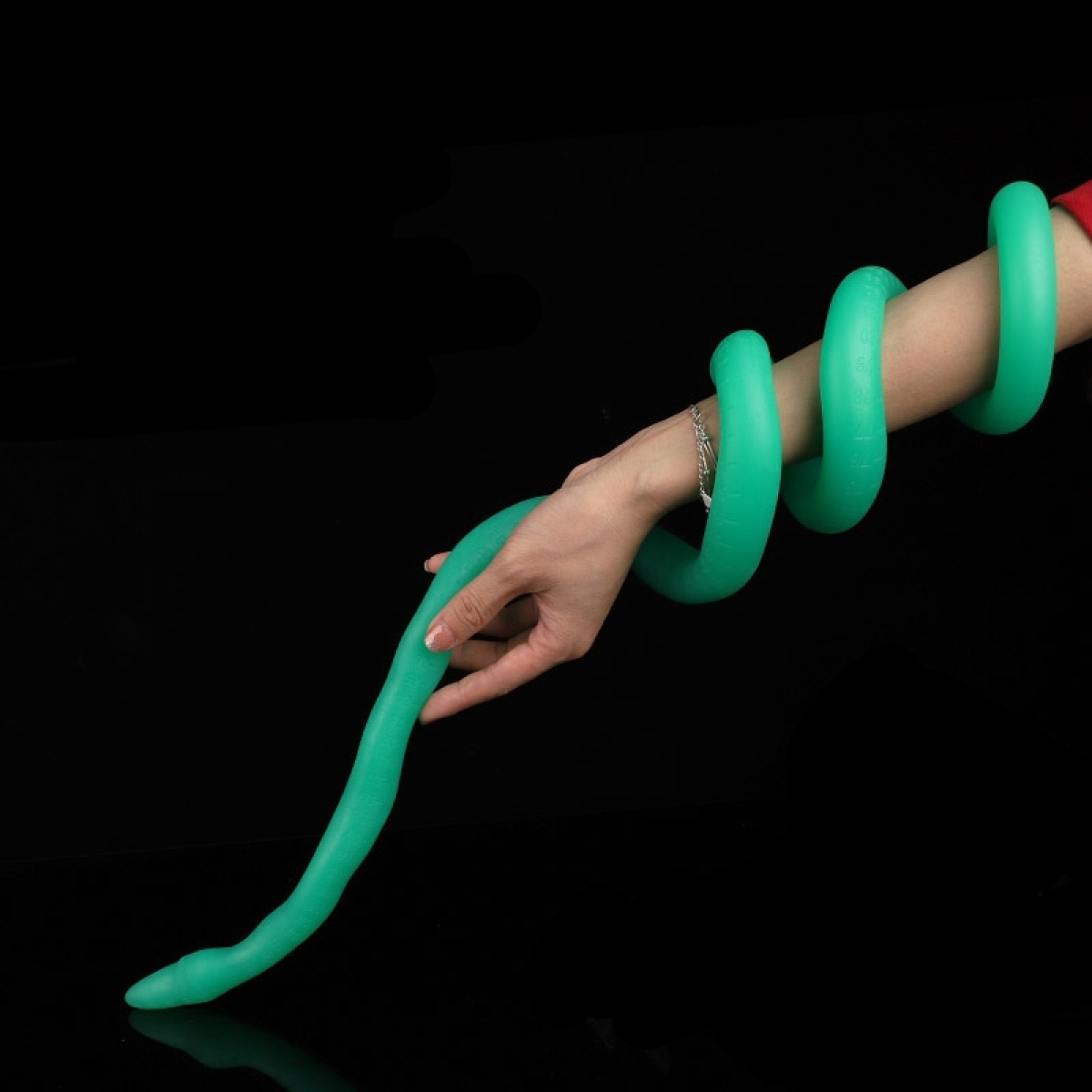 gode long ultra snake 120 x 27cm vert 1
