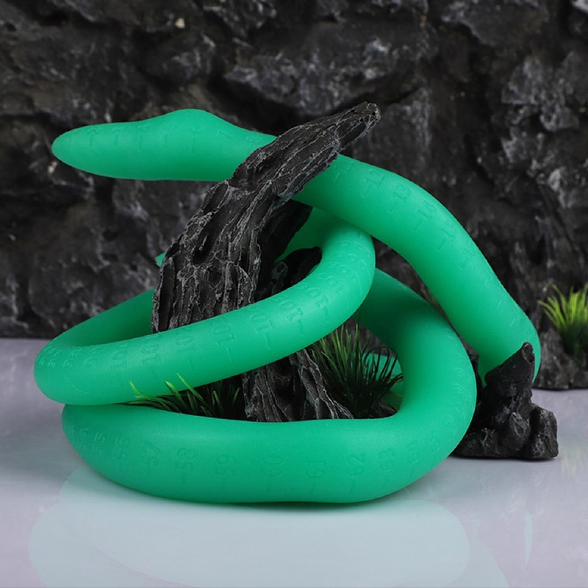 gode long ultra snake 120 x 27cm vert 2
