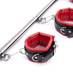 kit barre de maintien collier et menottes simply dom rouge et noir 3