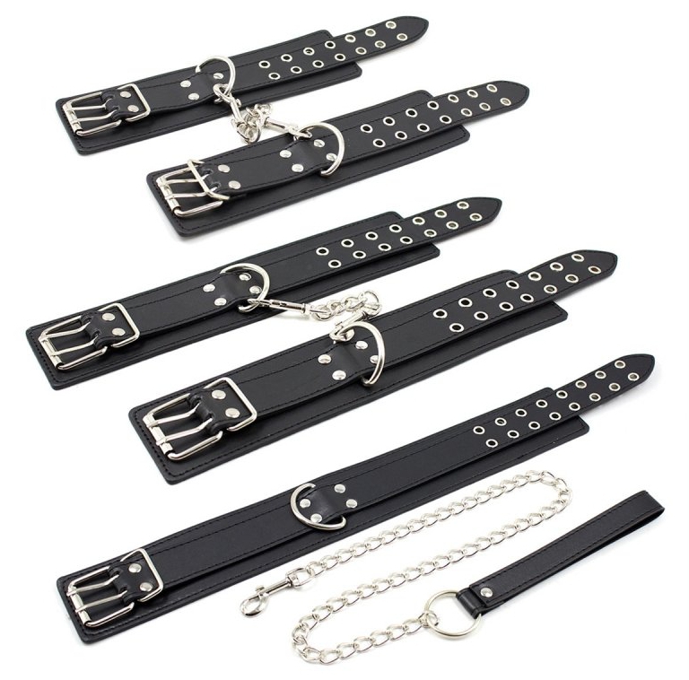 kit menottes et collier double pin noir