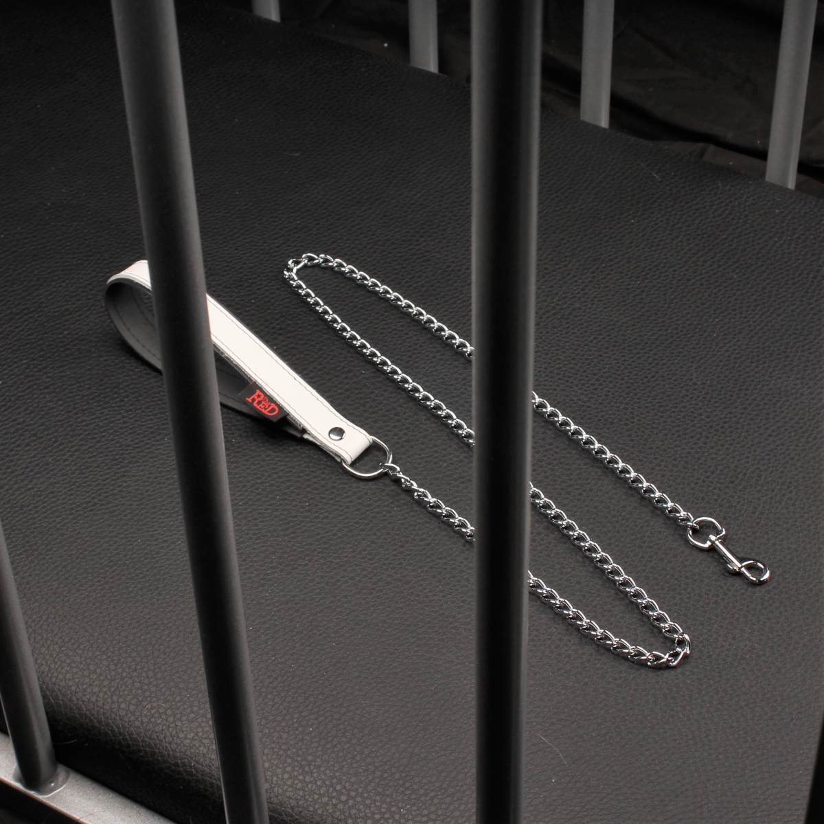 laisse avec poignee en cuir 1m blanc 3 scaled