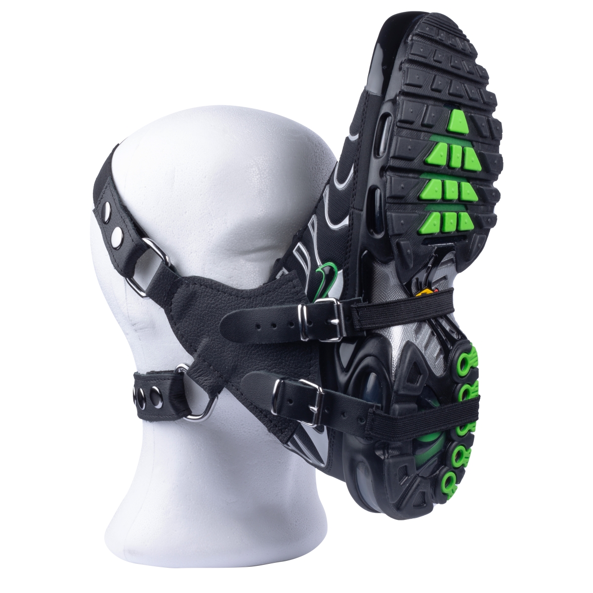 masque en cuir sniff my sneaker scaled