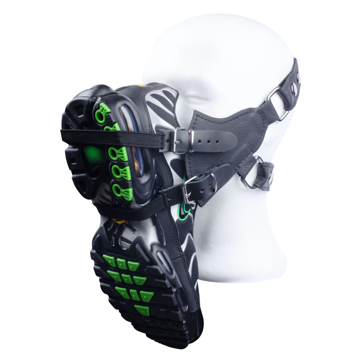 masque en cuir sniff my sneaker 2 scaled