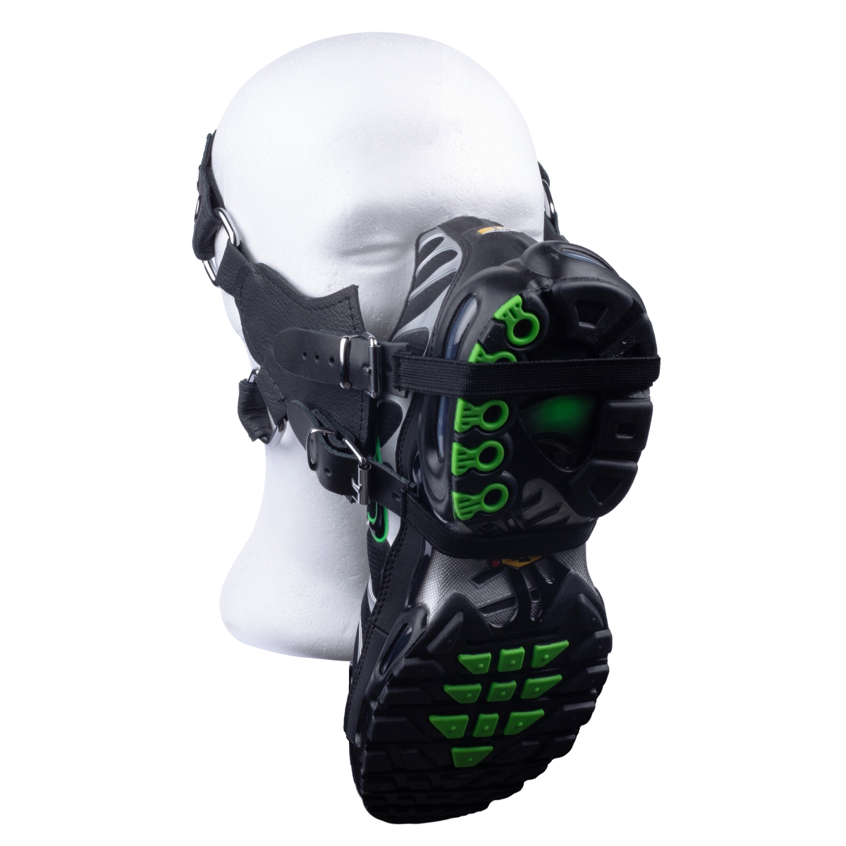 masque en cuir sniff my sneaker 4 scaled