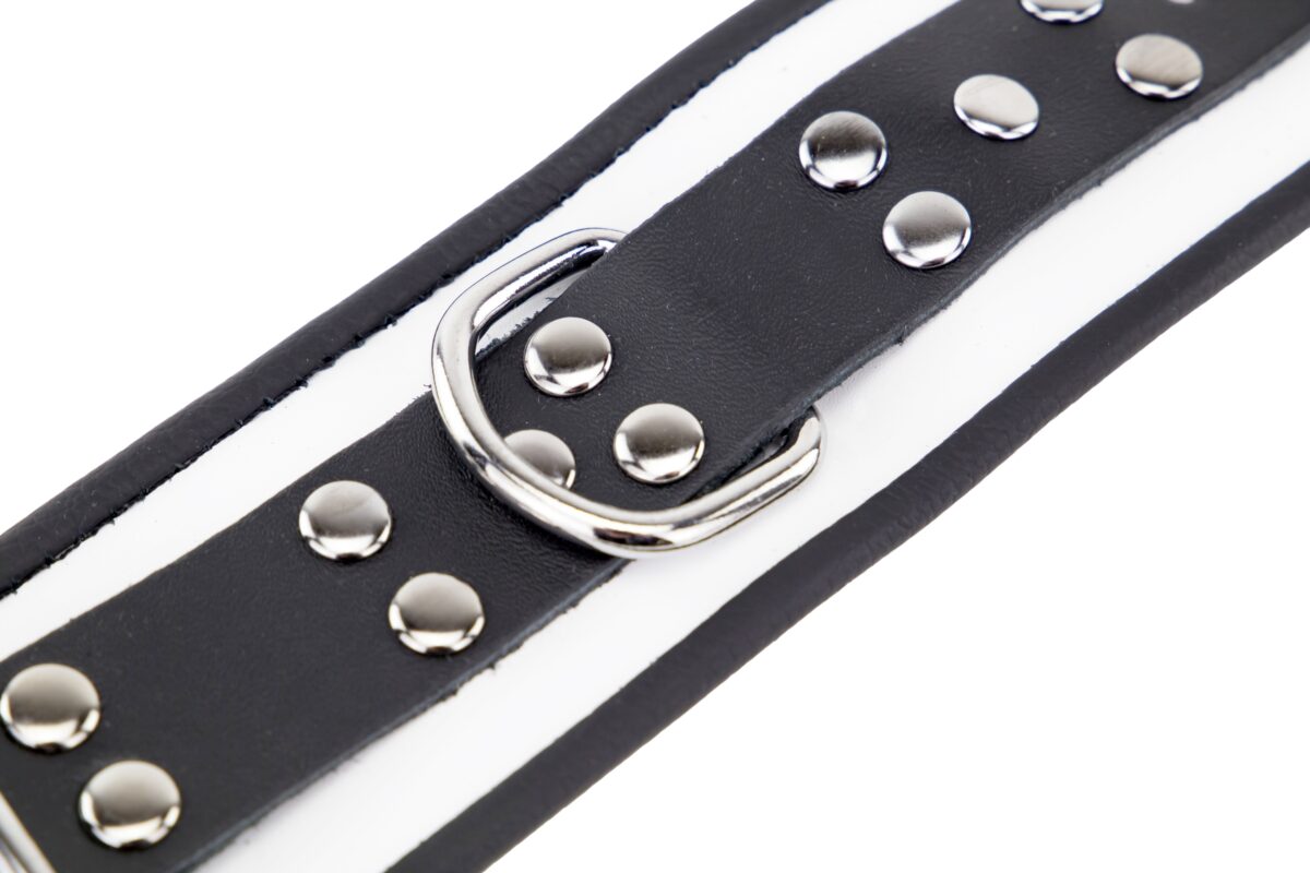 menotte en cuir blanc noir 4 scaled
