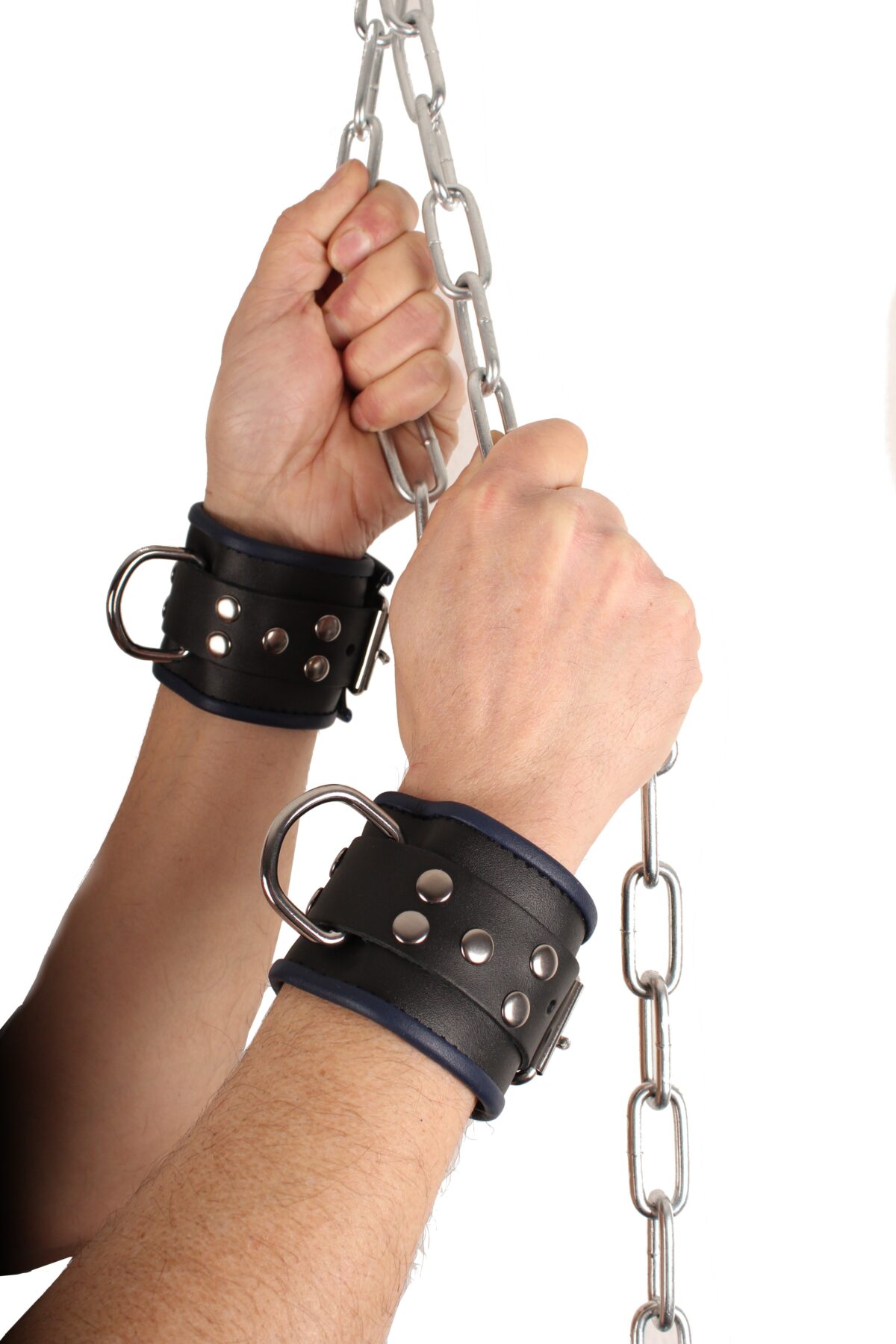 menotte en cuir noirrouge 1 scaled