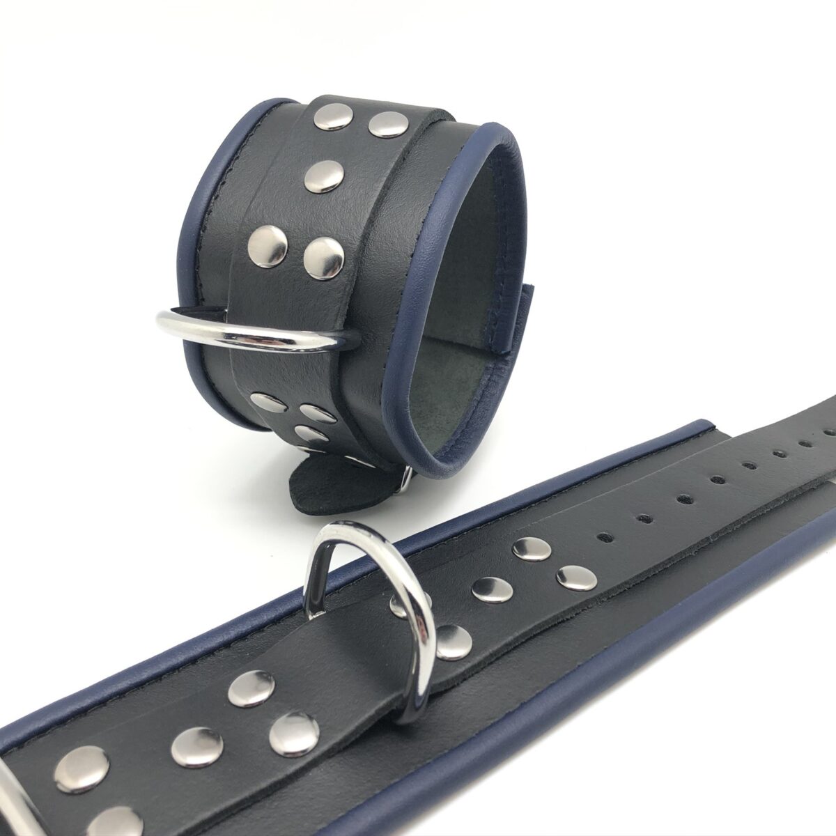 menotte en cuir noirrouge 2