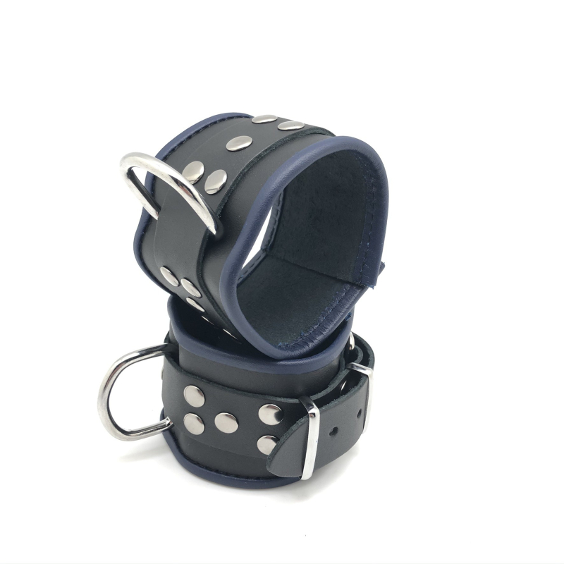 menotte en cuir noirrouge 3