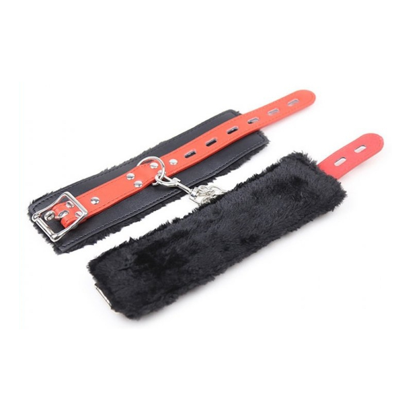 menottes avec fourrure noires rouges 4