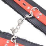 menottes avec fourrure noires rouges 6