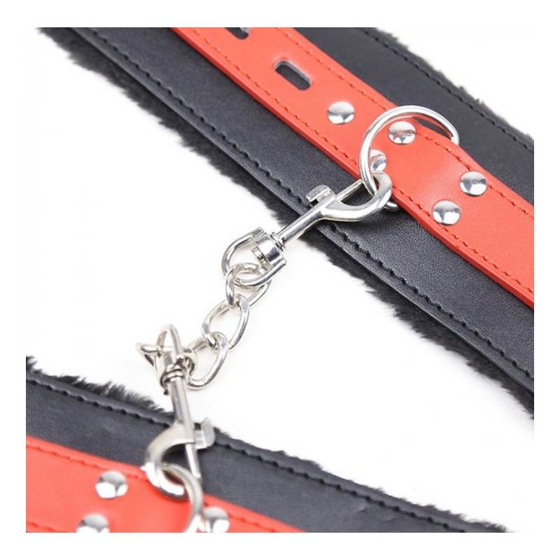 menottes avec fourrure noires rouges 6