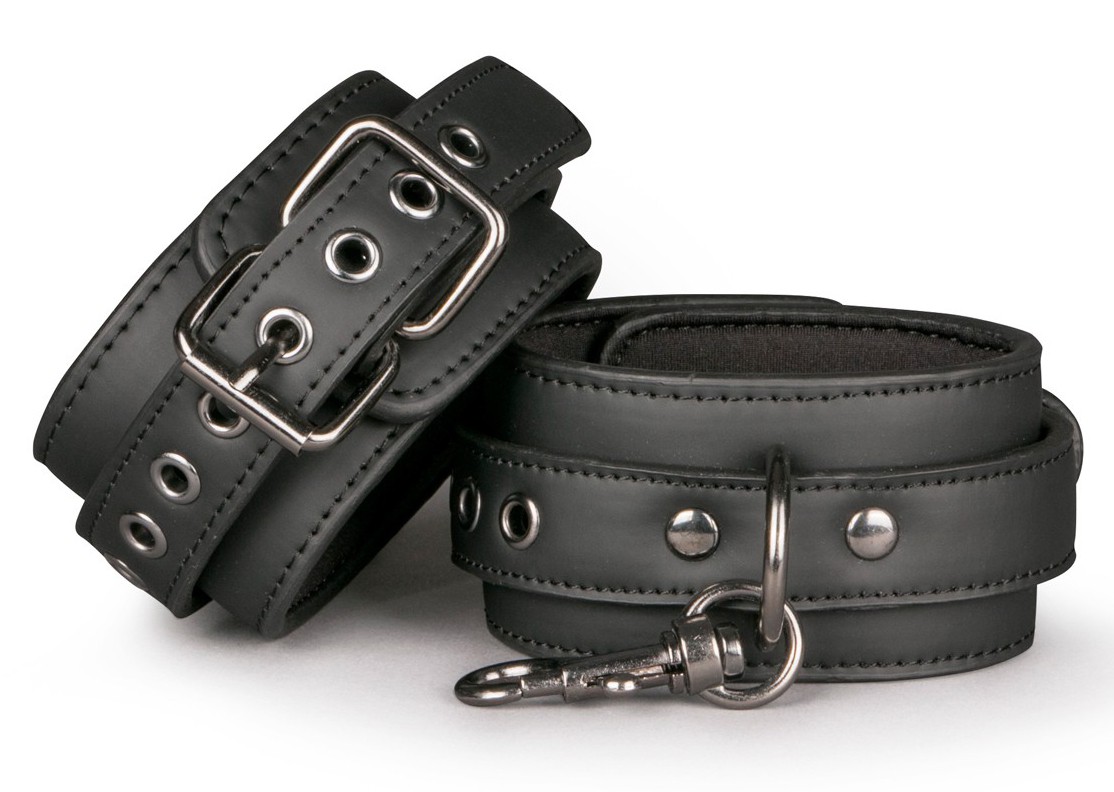 menottes de chevilles fetish noires