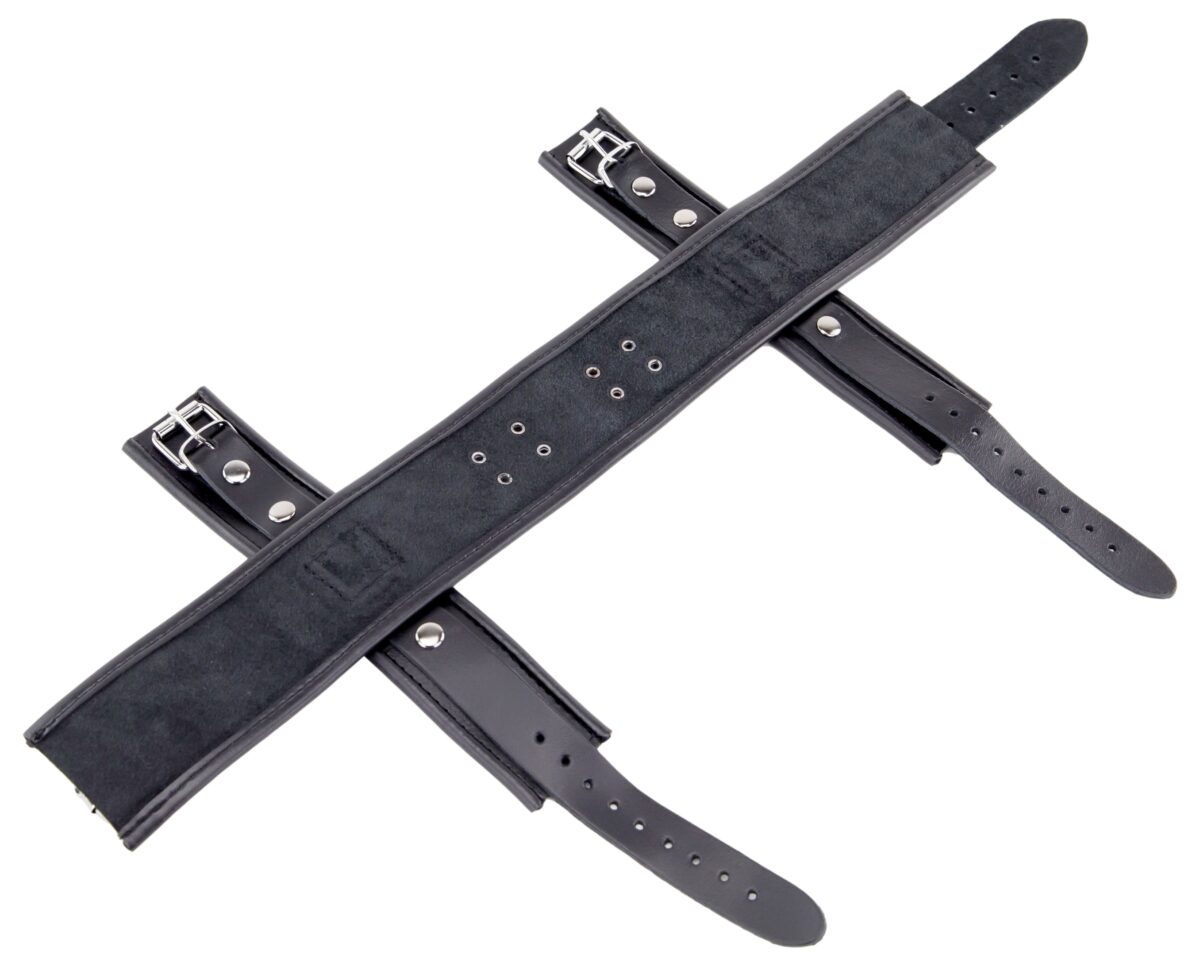 menottes de retenue cou mains en cuir 4 scaled