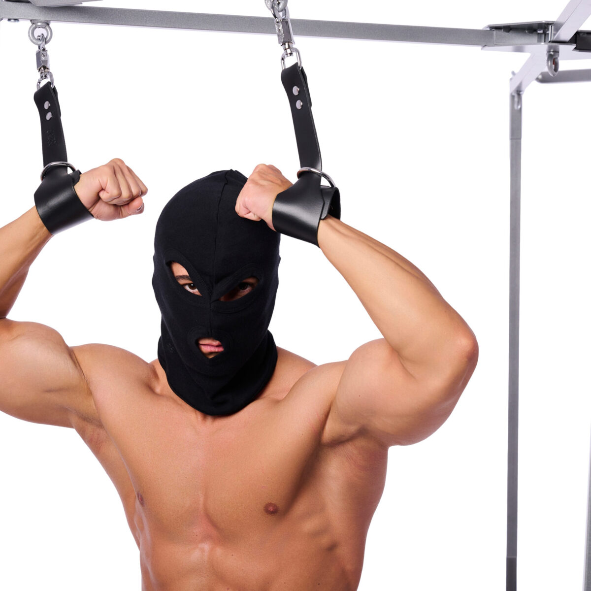 menottes en cuir avec mousqueton de surete scaled