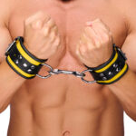 menottes en cuir jaune noir 1