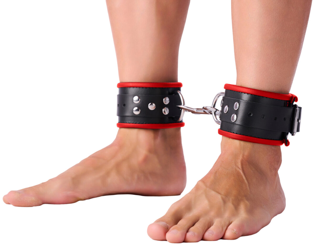 menottes en cuir pour les chevilles noir rouge scaled
