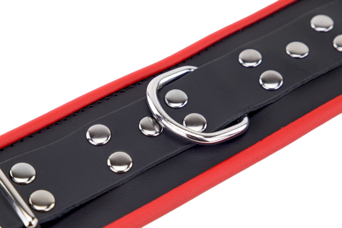 menottes en cuir pour les chevilles noir rouge 5 scaled