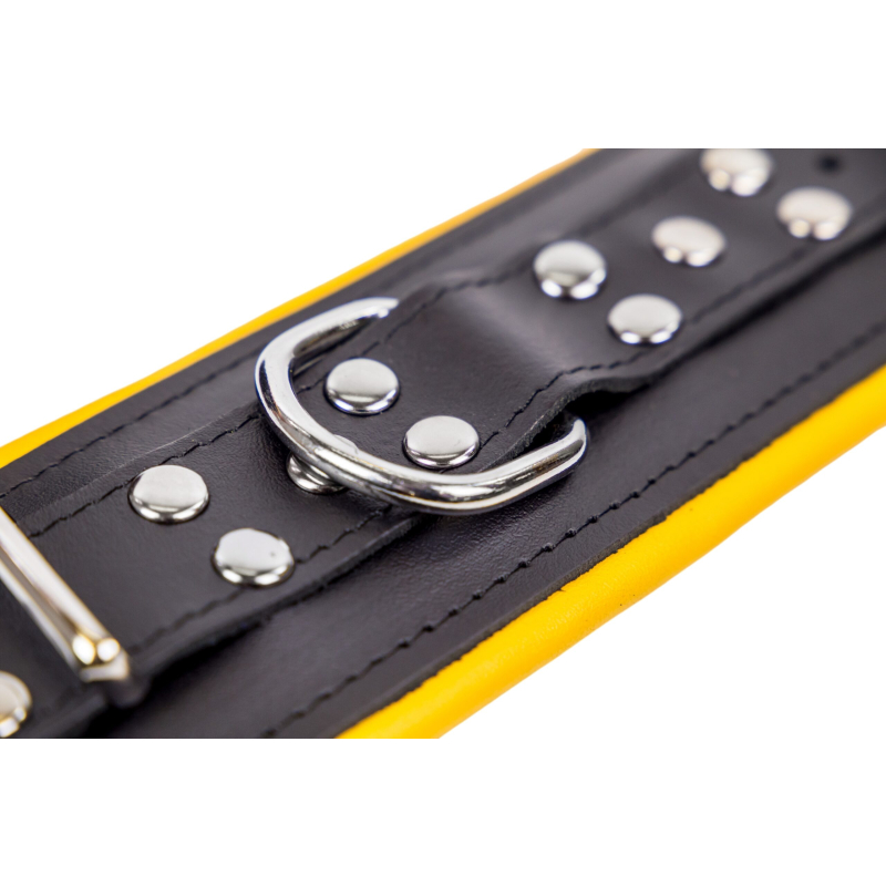 menottes en cuir rembourrees noir jaune 3 scaled