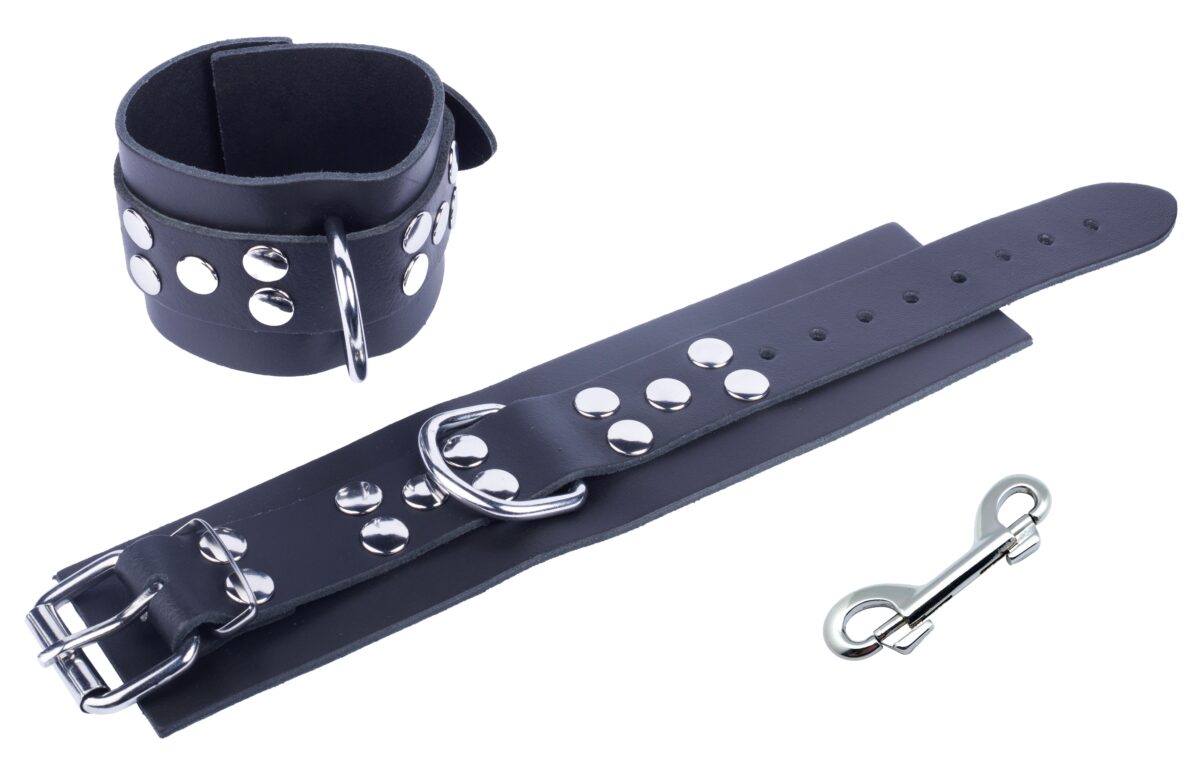 menottes en cuir ultra noires 3 scaled