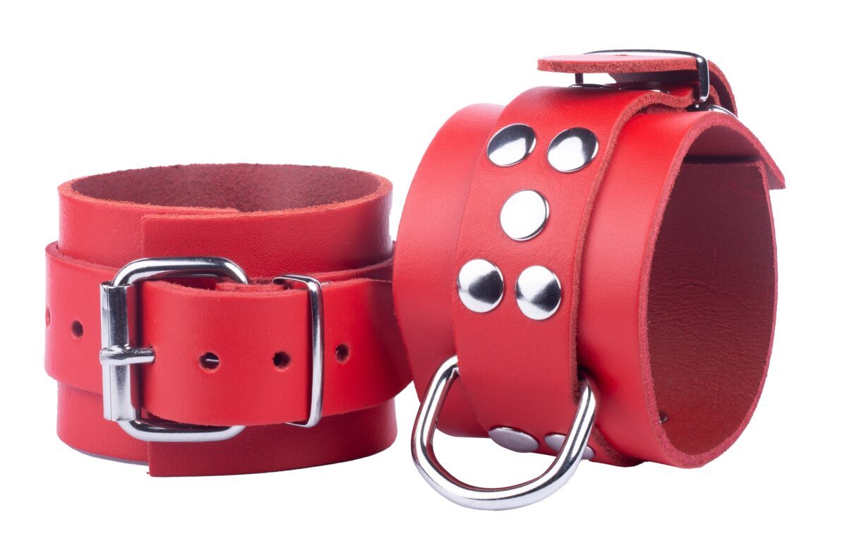 menottes en cuir ultra rouges scaled