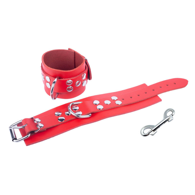 menottes en cuir ultra rouges 3 scaled
