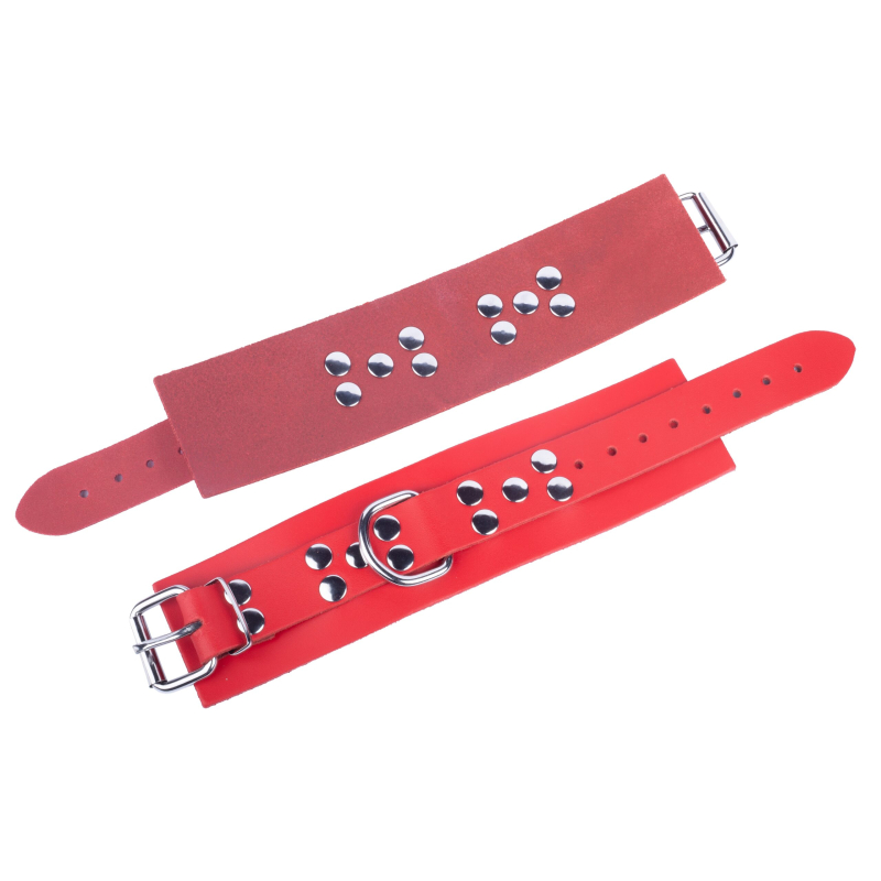 menottes en cuir ultra rouges 4 scaled