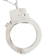 menottes en metal fun cuffs argentees 1