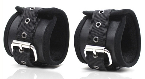 menottes fur line noir