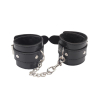 menottes noires avec fourrure 2