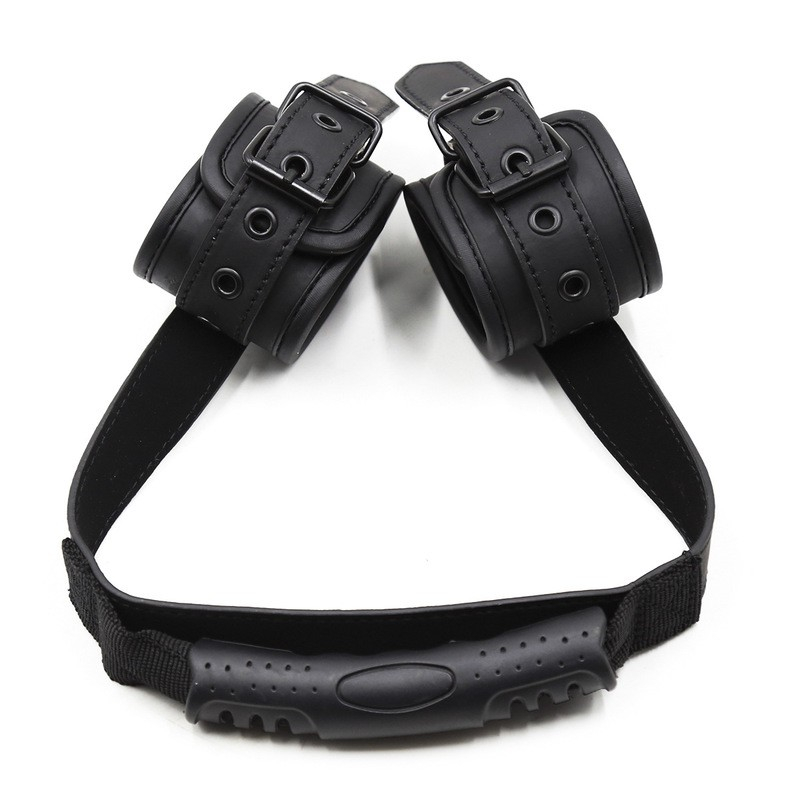 menottes noires avec une poignee 1