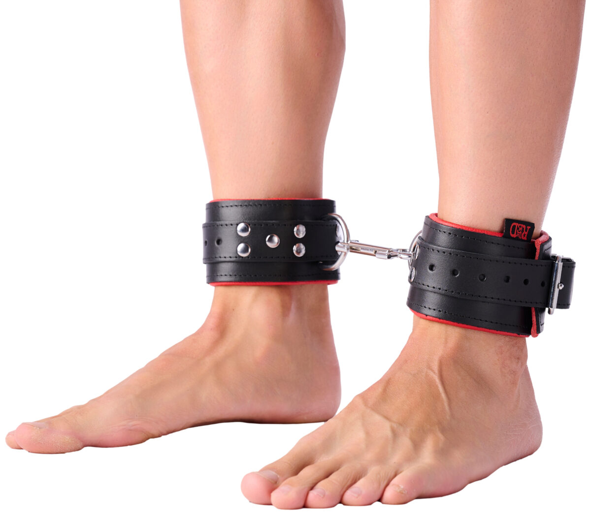 menottes rembourrees en cuir pour les chevilles noir rouge scaled